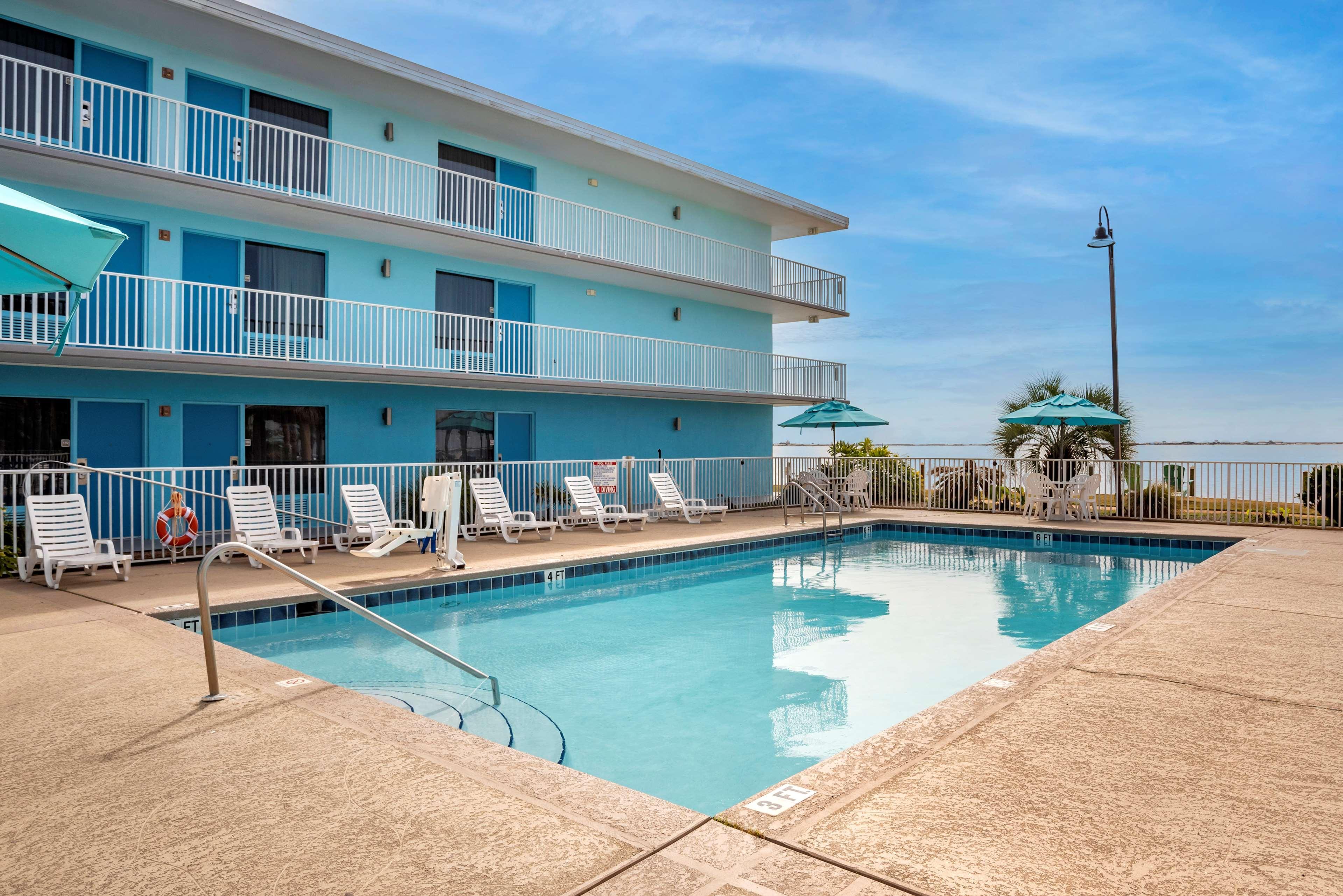 Best Western Navarre Waterfront Exterior photo