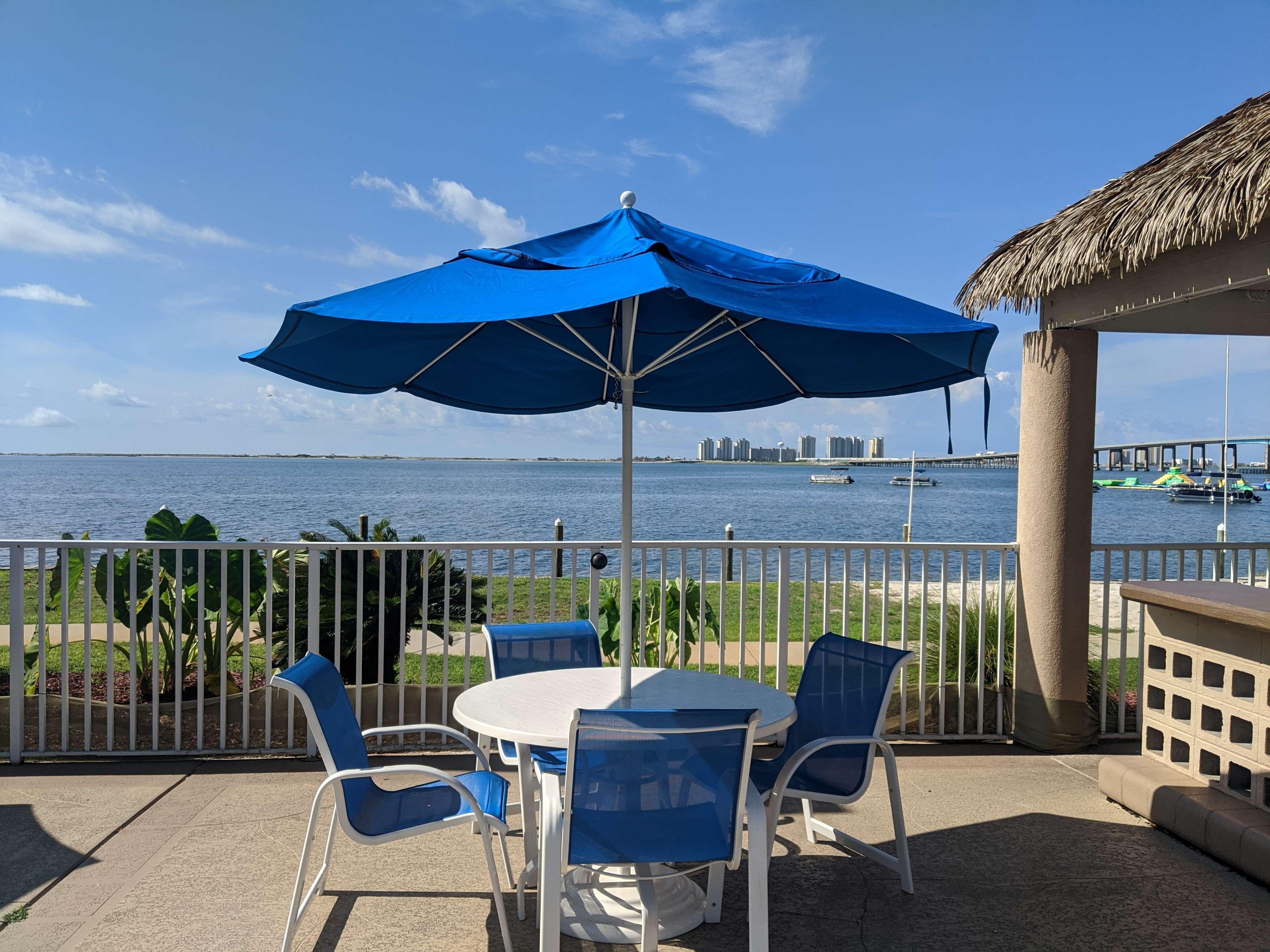 Best Western Navarre Waterfront Exterior photo